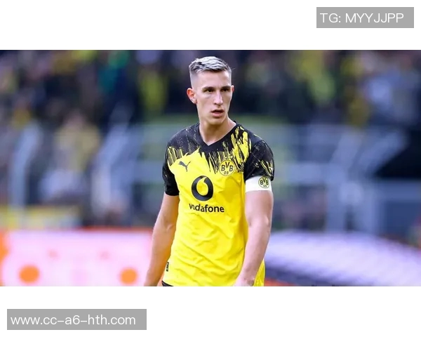 克罗斯直言施洛特贝克对斯坦尼西奇的犯规应红牌处罚并批评其频繁失误